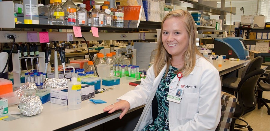 Student working in lab 